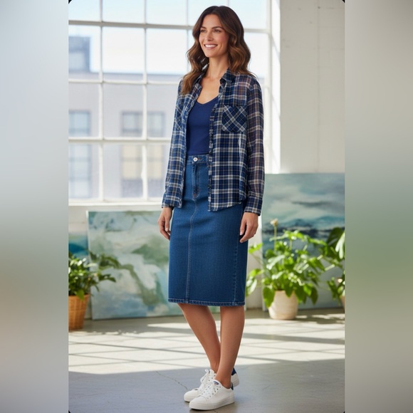 ▪️  Express Plaid, Sheer, Portofino Button-Down Blouse - size Medium - Picture 14 of 15